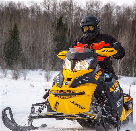 Klim snowmobile - Sep 20, 2017 ... Klim insulated snow gear offers riders an all-in-one approach to trekking on through the harsh winter months. Built to provide snowmobile ...